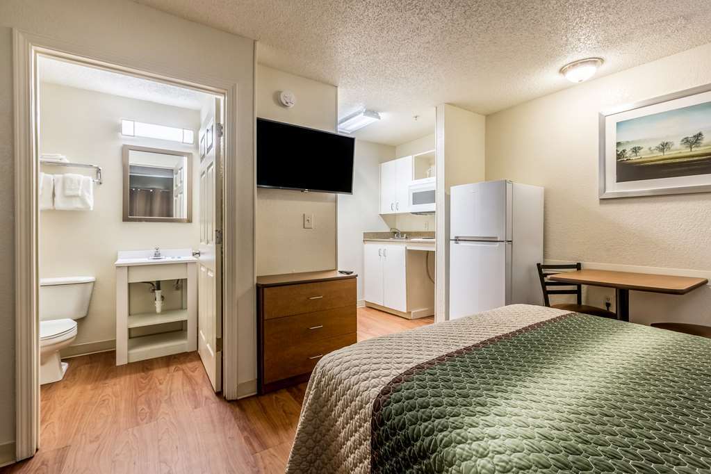 Hometowne By Red Roof 2* Louisville